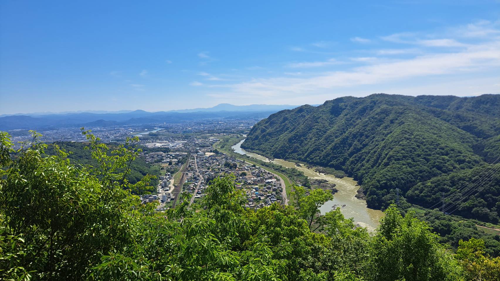 【岐阜・低山ハイク】猿啄城〜明王山を縦走！360度パノラマと、住宅営業が語る「心地よい景色」の話